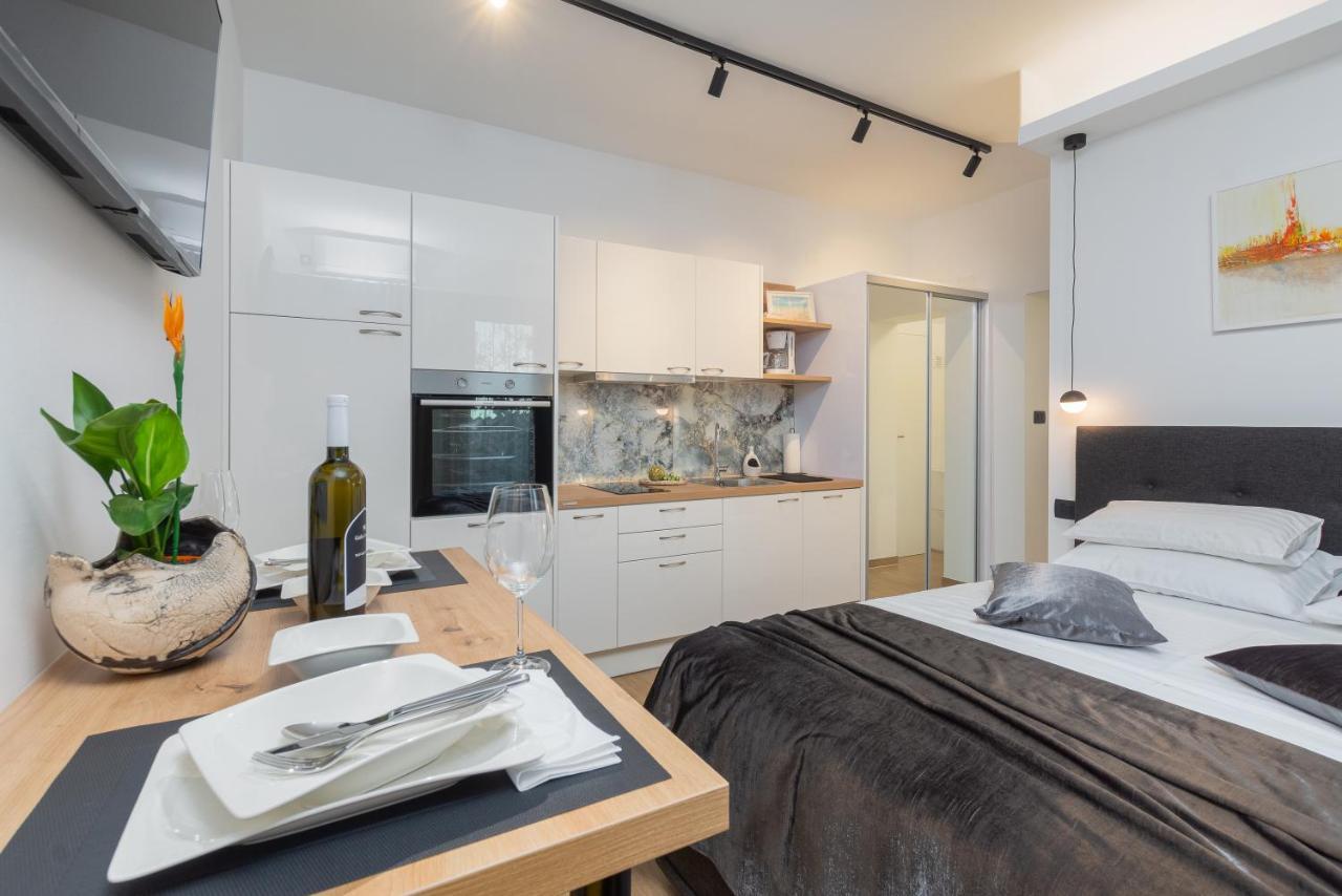 Studio Apartman Lilly With Private Parking In The Yard Of The House PUY Eksteriør bilde