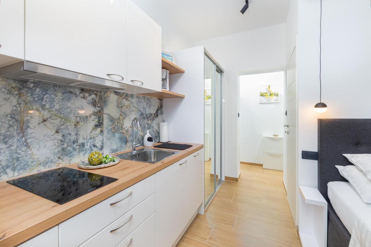 Studio Apartman Lilly With Private Parking In The Yard Of The House PUY Eksteriør bilde