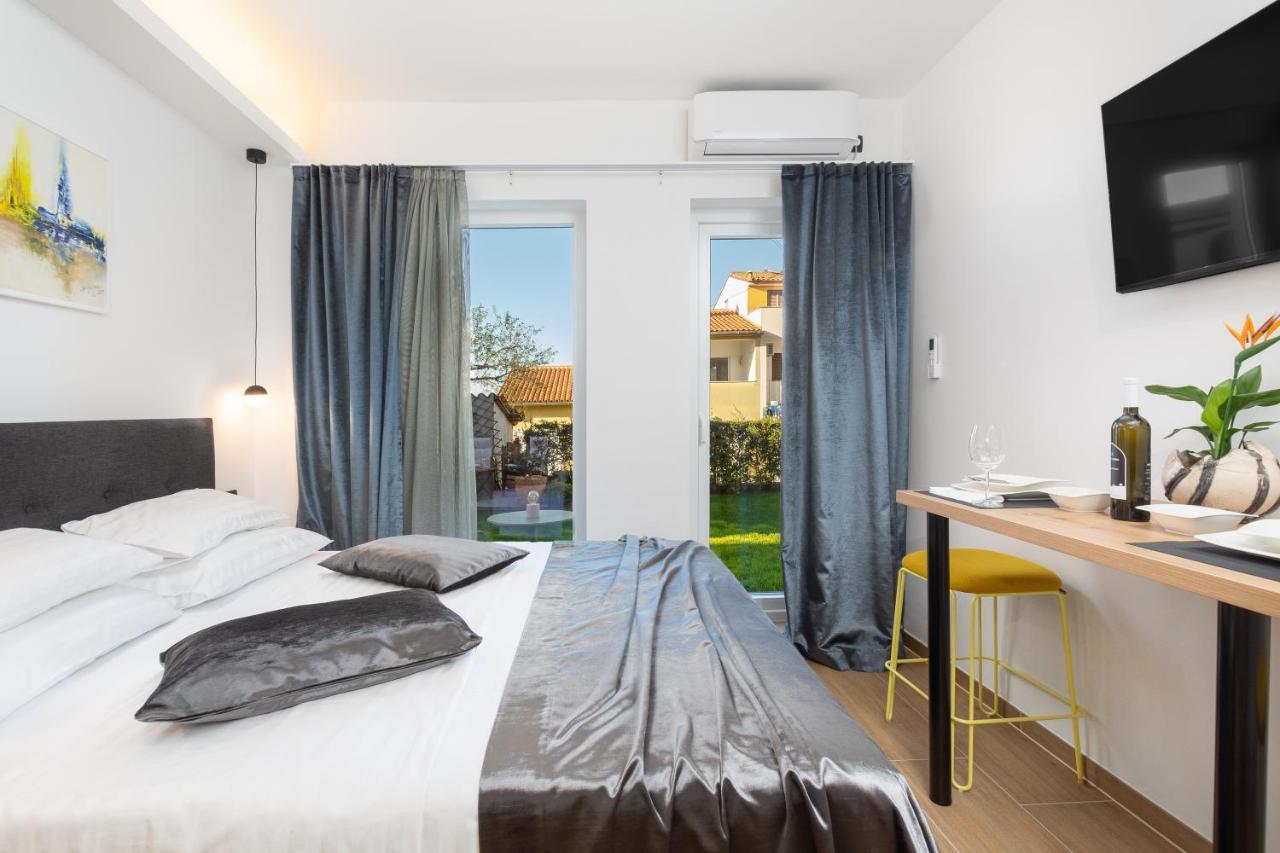 Studio Apartman Lilly With Private Parking In The Yard Of The House PUY Eksteriør bilde