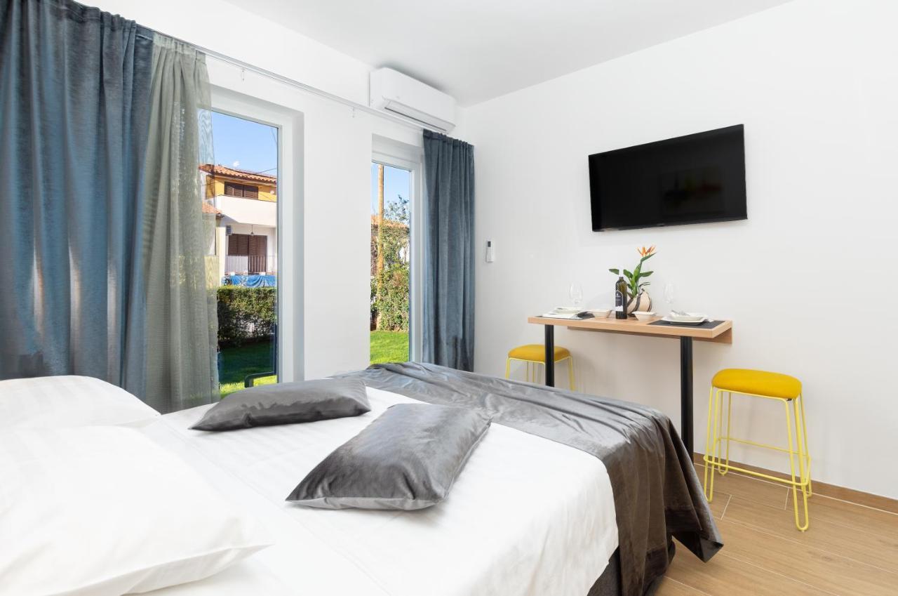 Studio Apartman Lilly With Private Parking In The Yard Of The House PUY Eksteriør bilde